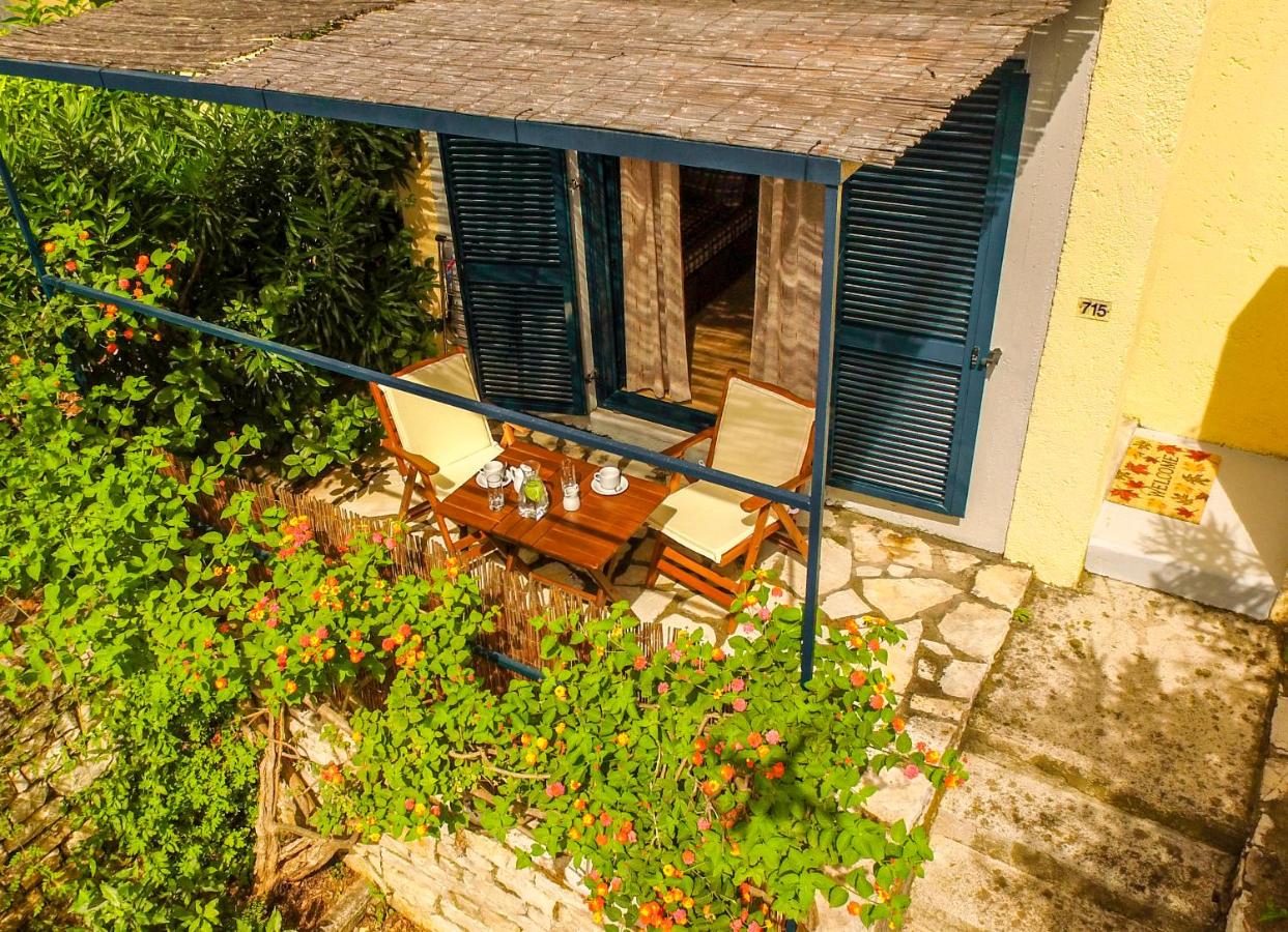 Manto On The Beach Apartments - B&B Barbáti