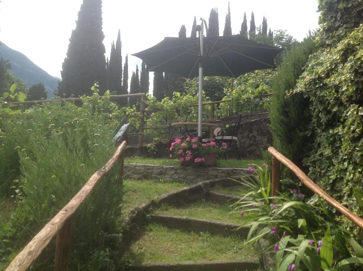 B&B Menaggio - B&B By Lussy - Camera Verde - Bed and Breakfast Menaggio