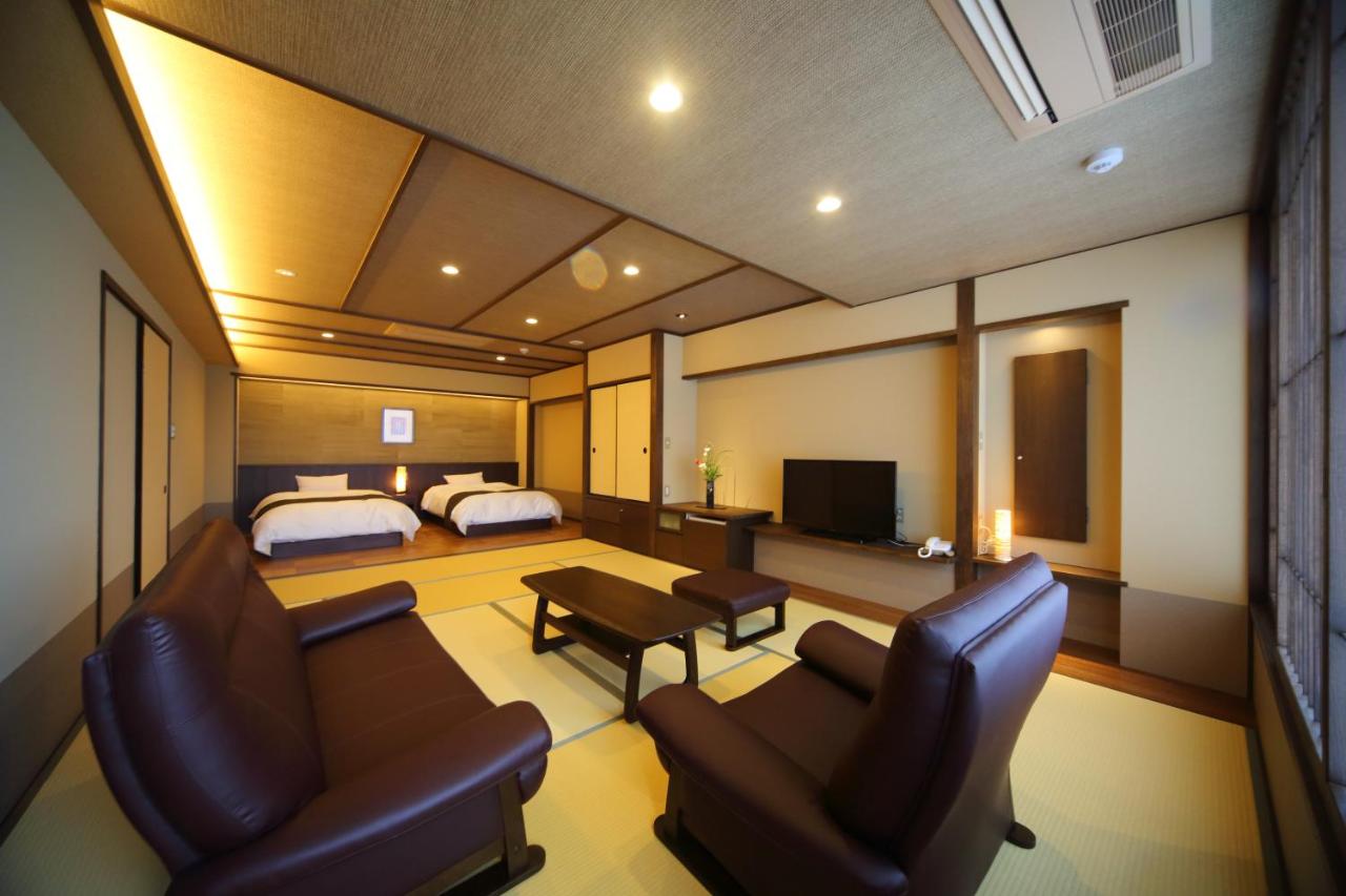 Deluxe Family Suite