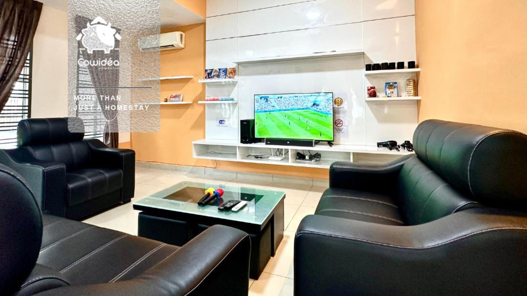 Desaru -- Semi-D, KTV, Mahjong, Games 5BR4B 18-20pax by Cowidea - B&B