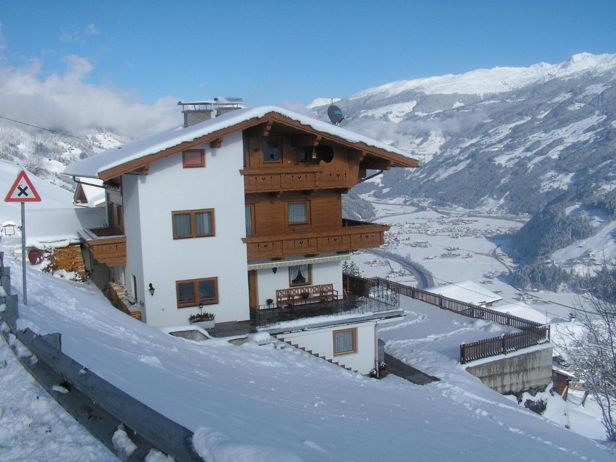 Apartment in Hippach im Zillertal in the mountains - Ferienwohnung Mühlen