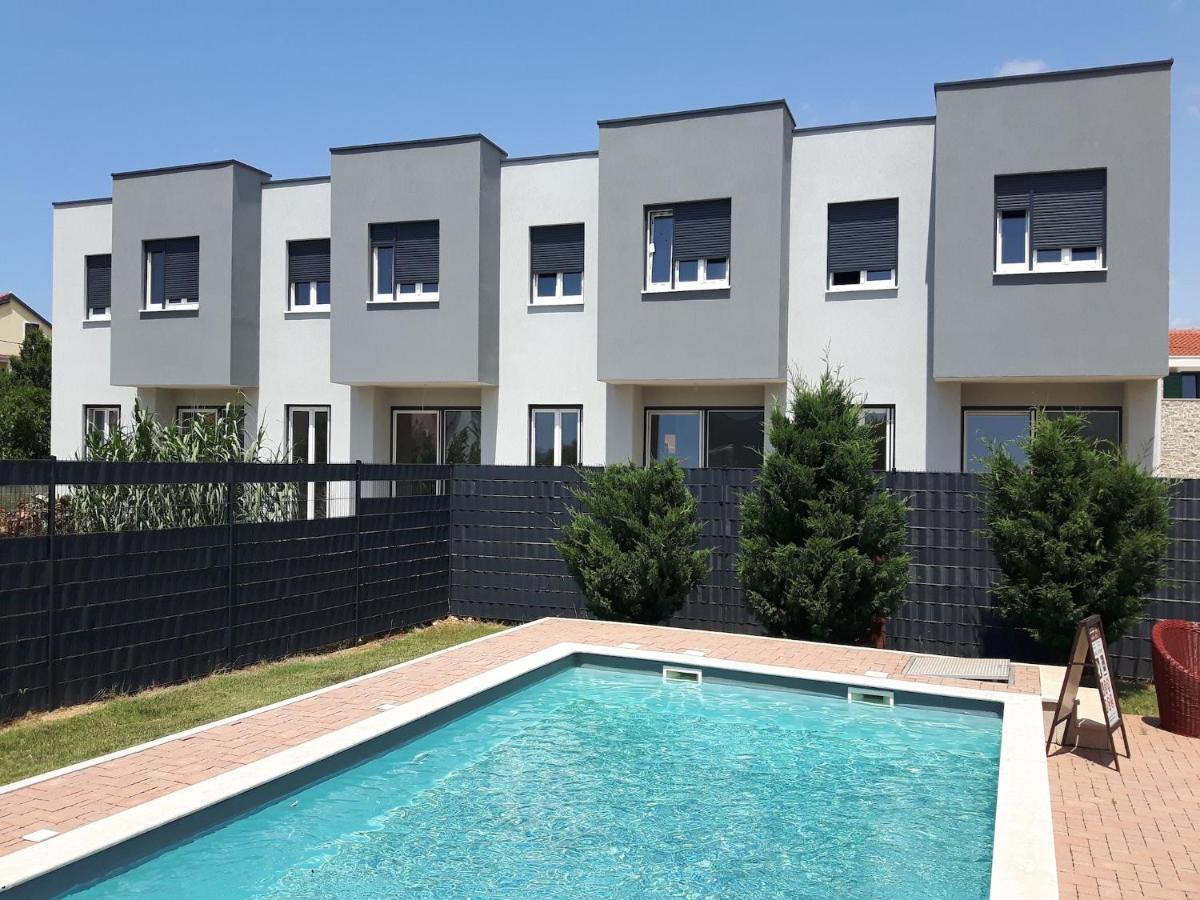 Apartments Lug, Privlaka with pool - B&B
