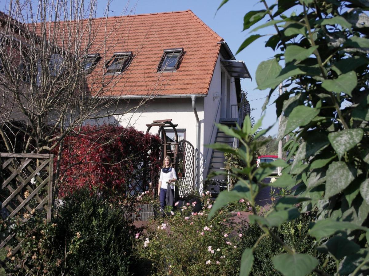 Apartment in Luckaitztal-Gossda with parking space - B&B
