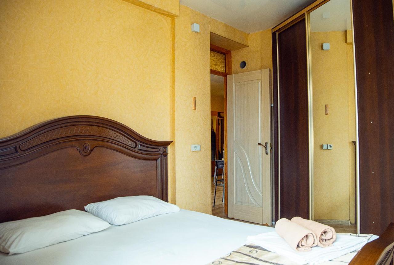 One-Bedroom Apartment-225