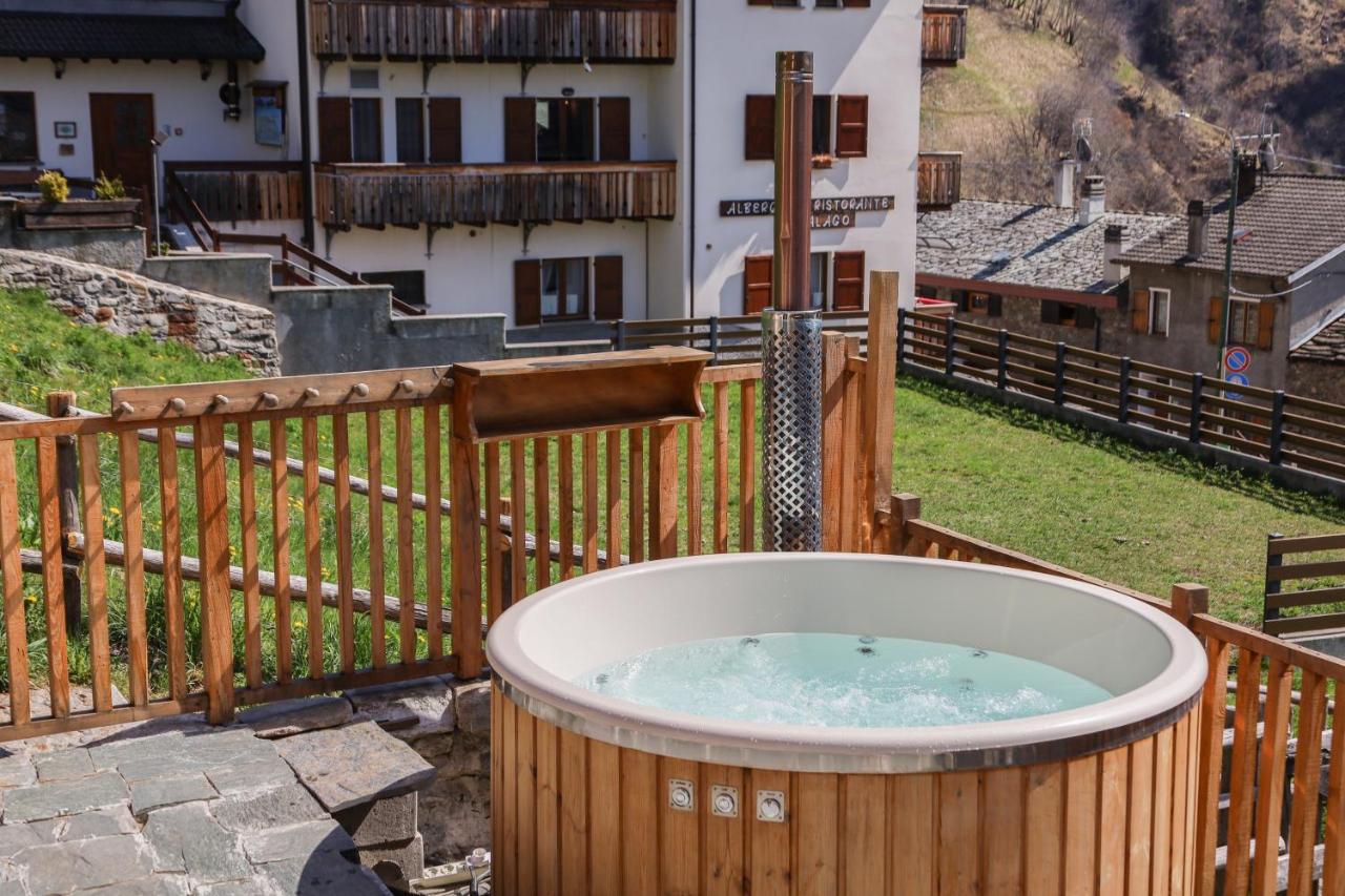Modern chalet with hot tube - B&B