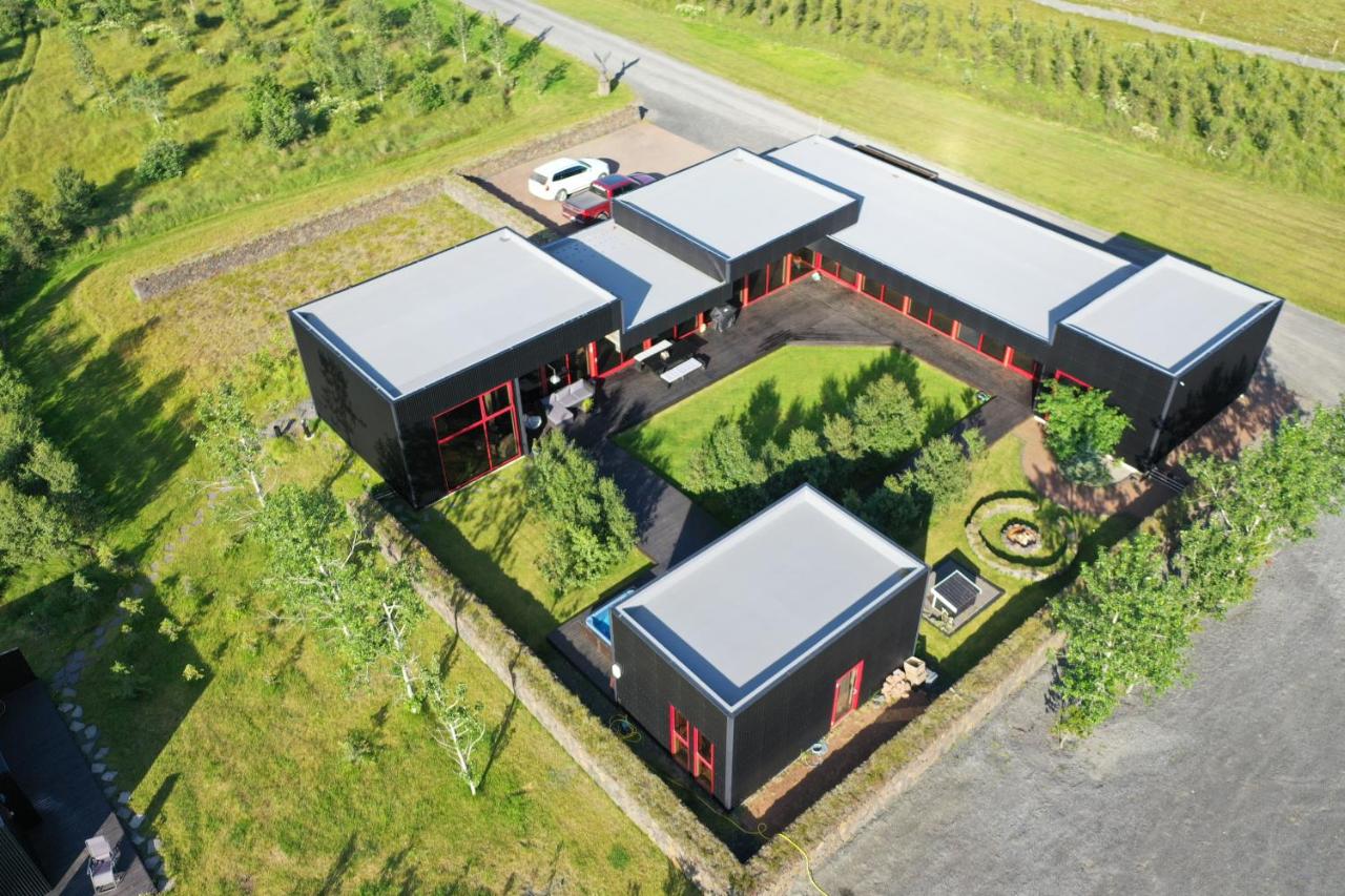 Hrafntinna Villa - B&B