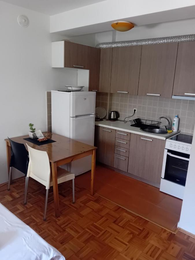 Apartmen Damjan - B&B Ocrida