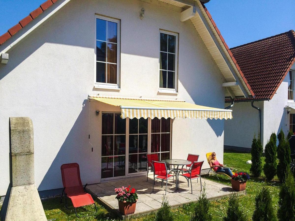 Ferienhaeuser am Kummerower See in Verchen - B&B