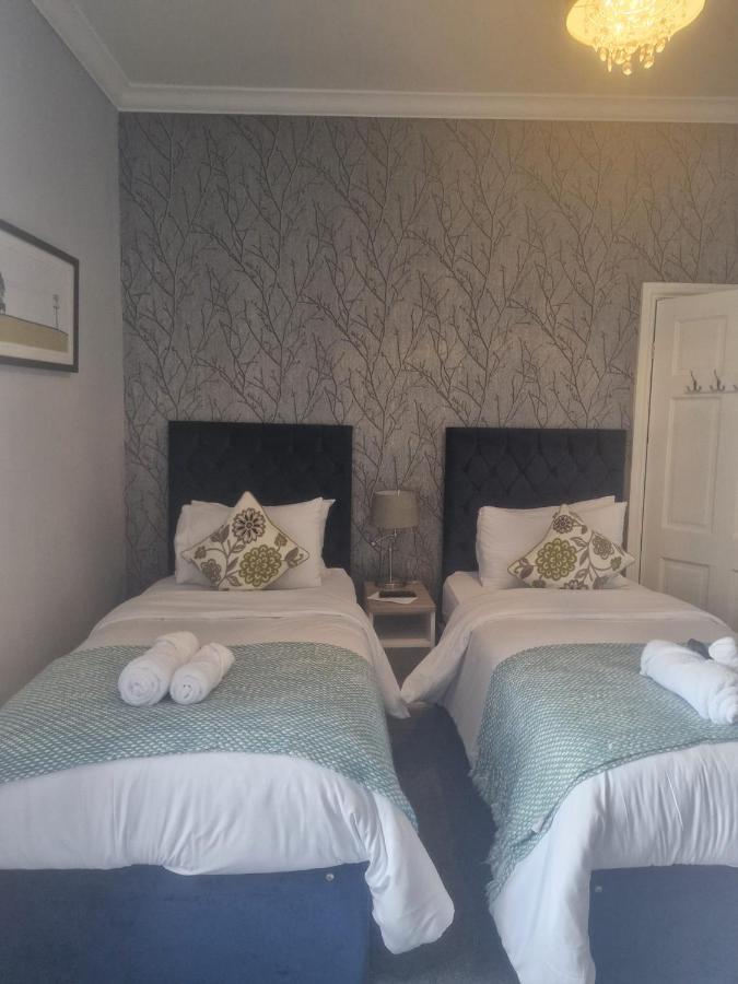 Twin Room with Private Bathroom