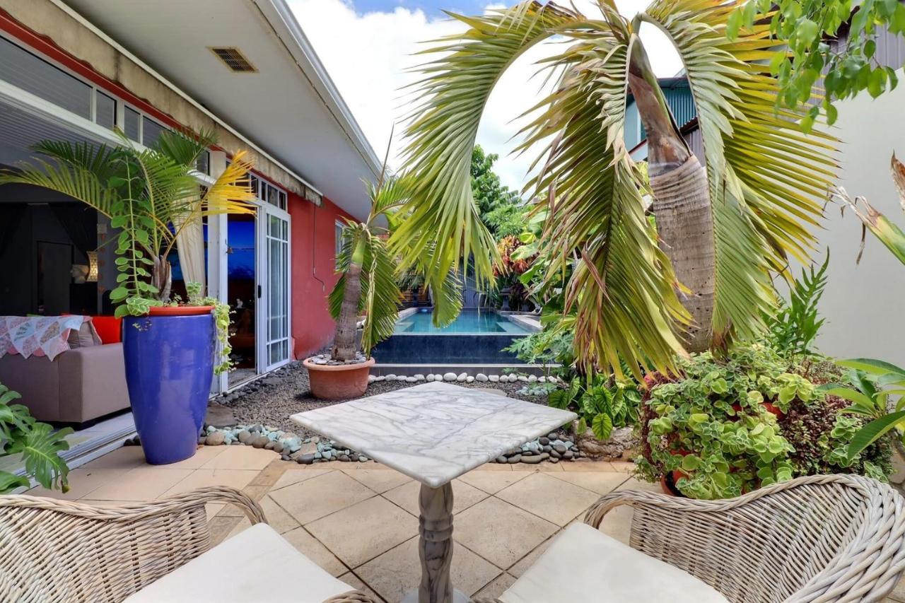 Fare Nãhina - 2 Bedrooms - City Center - Swimming Pool - Chambres d'hôtes Papeete