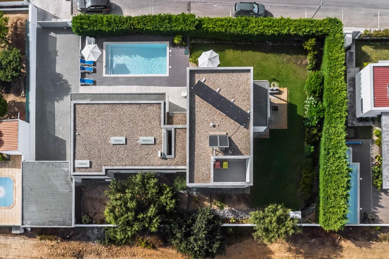 Luxury Villa- Pool, garden, 3BR, total privacy - Bed and Breakfast Sesimbra