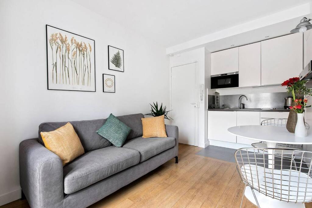 Superbe studio avec balcon au coeur de Montorgueil - B&B