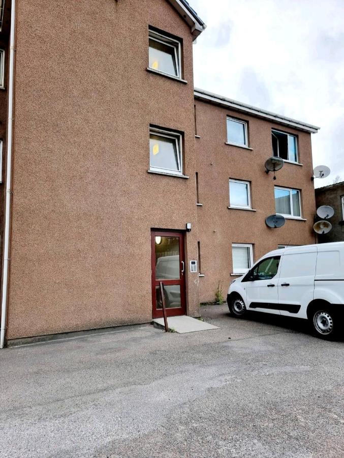Two Bed Holiday Home with Free Parking in Inverness - B&B Inverness