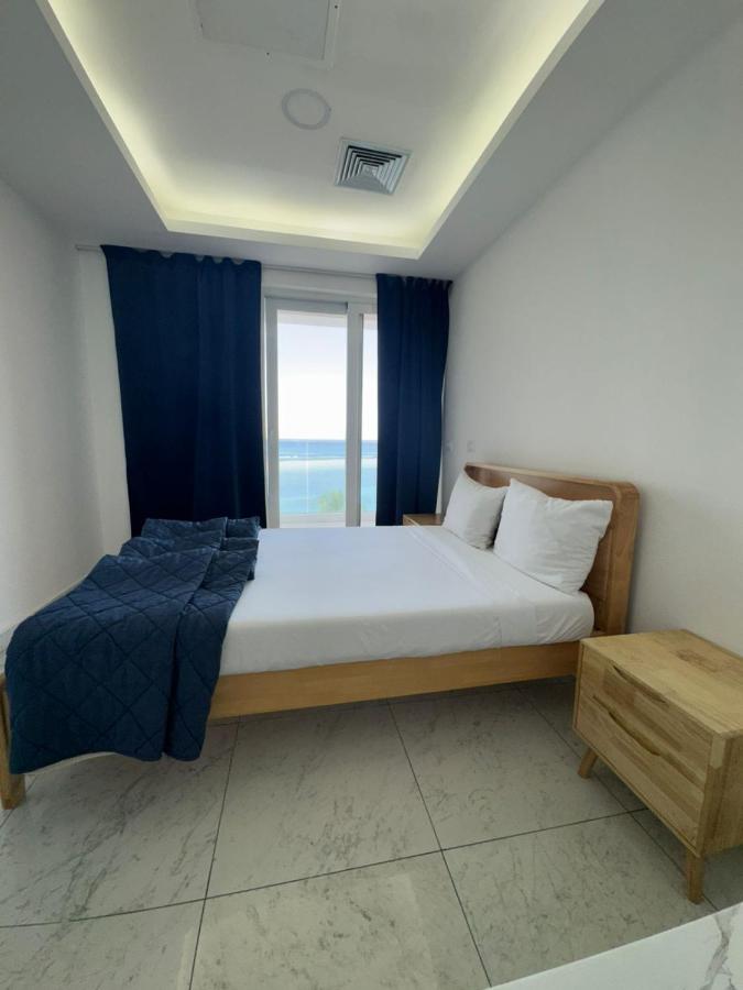 Deluxe One-Bedroom Apartment with Ocean View