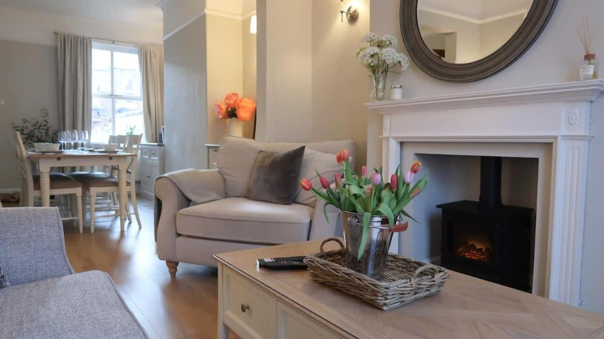 Luxury living outside the city walls - sleeps six! - Chambres d'hôtes Chester