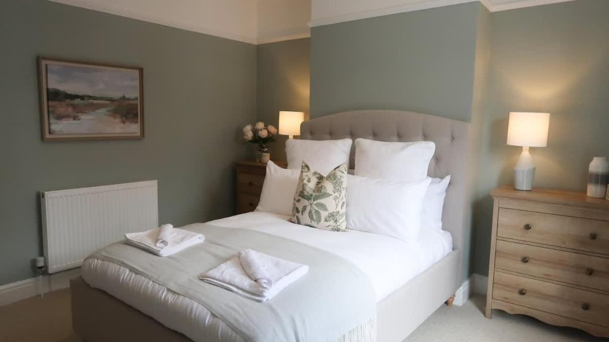 Luxury living outside the city walls - sleeps six! - Chambres d'hôtes Chester