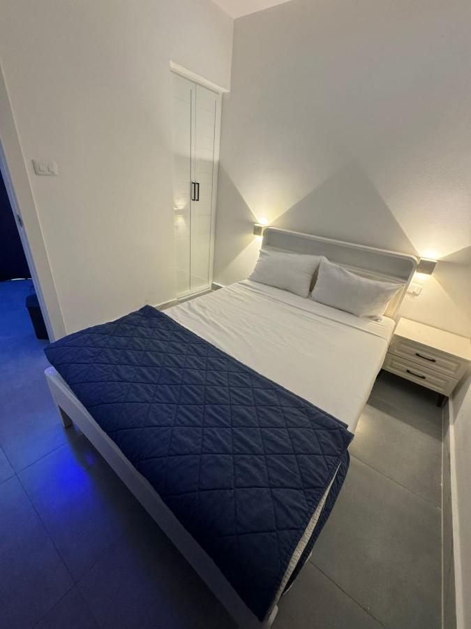 Two-Bedroom Deluxe Apartment with Balcony