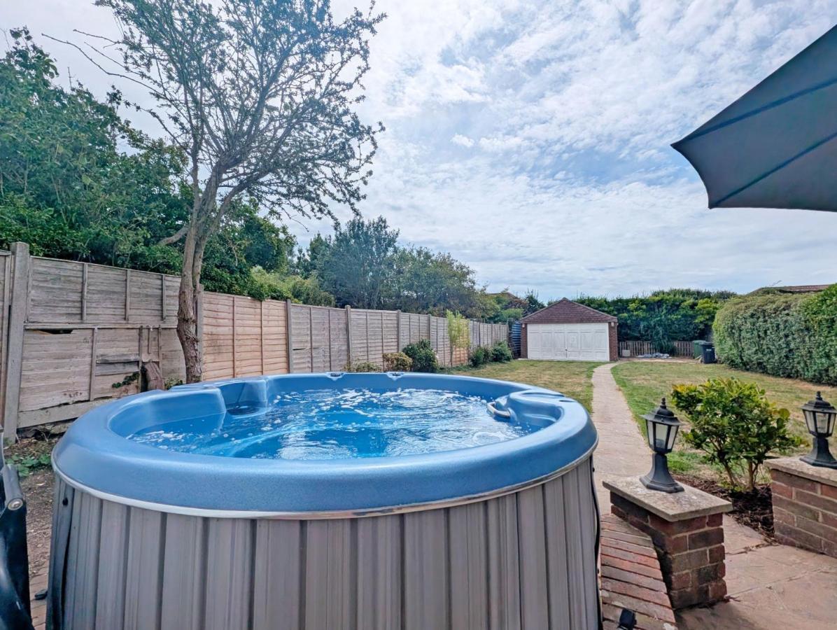 Creek House with Hot Tub - Coming Soon - B&B South Hayling