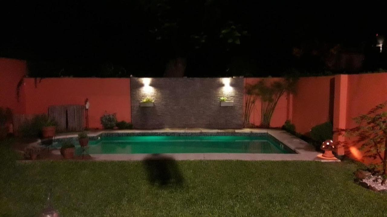 Dos habitaciónes independientes con baño privado en casa familiar - Chambres d'hôtes Vicente López