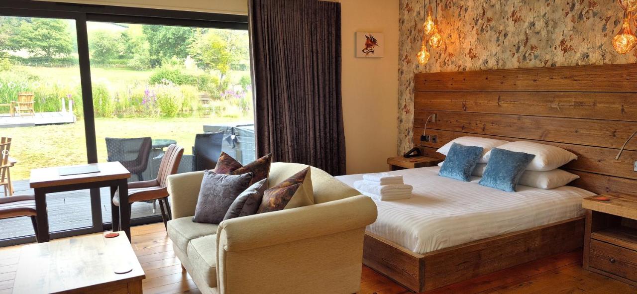 Garden Room with Hot Tub - Wenlock Edge
