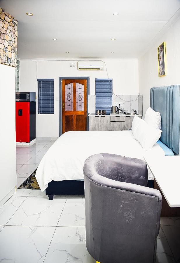 Double or Twin Room with Shower