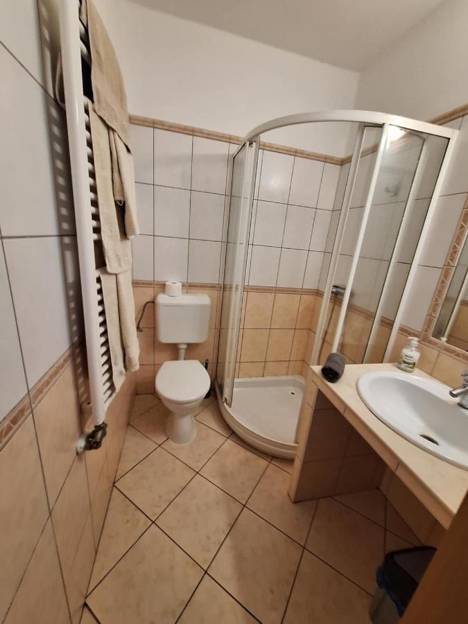 Standaard Tweepersoonskamer met 2 Tweepersoonsbedden