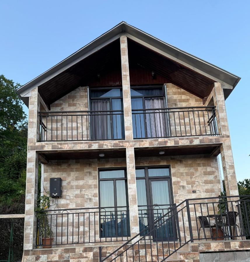 Sunrise Cottage Gantiadi - Chambres d’hôtes Batoumi