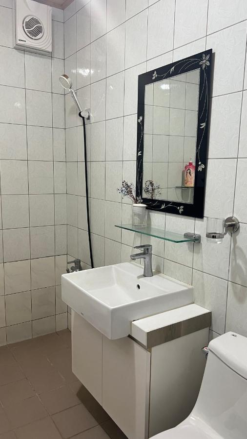 Chambre Lit Queen-Size avec Balcon