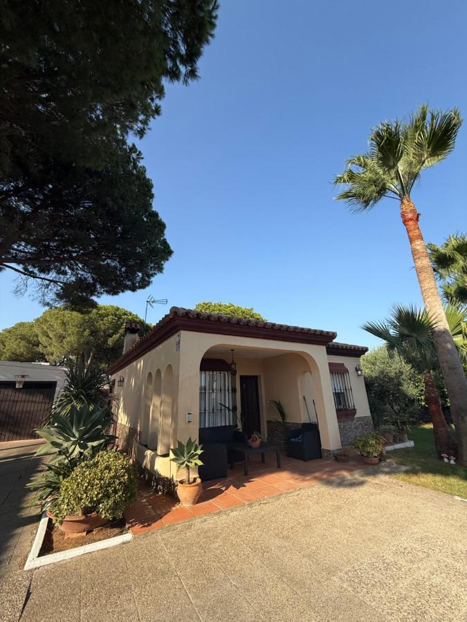 Chalet en La Barrosa, Piscina+BBQ+Grifo de Cerveza - Bed and Breakfast Chiclana de la Frontera