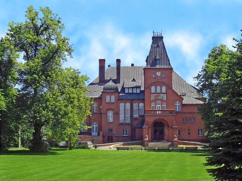 Pałac w Kobylnikach - B&B Kruszwica