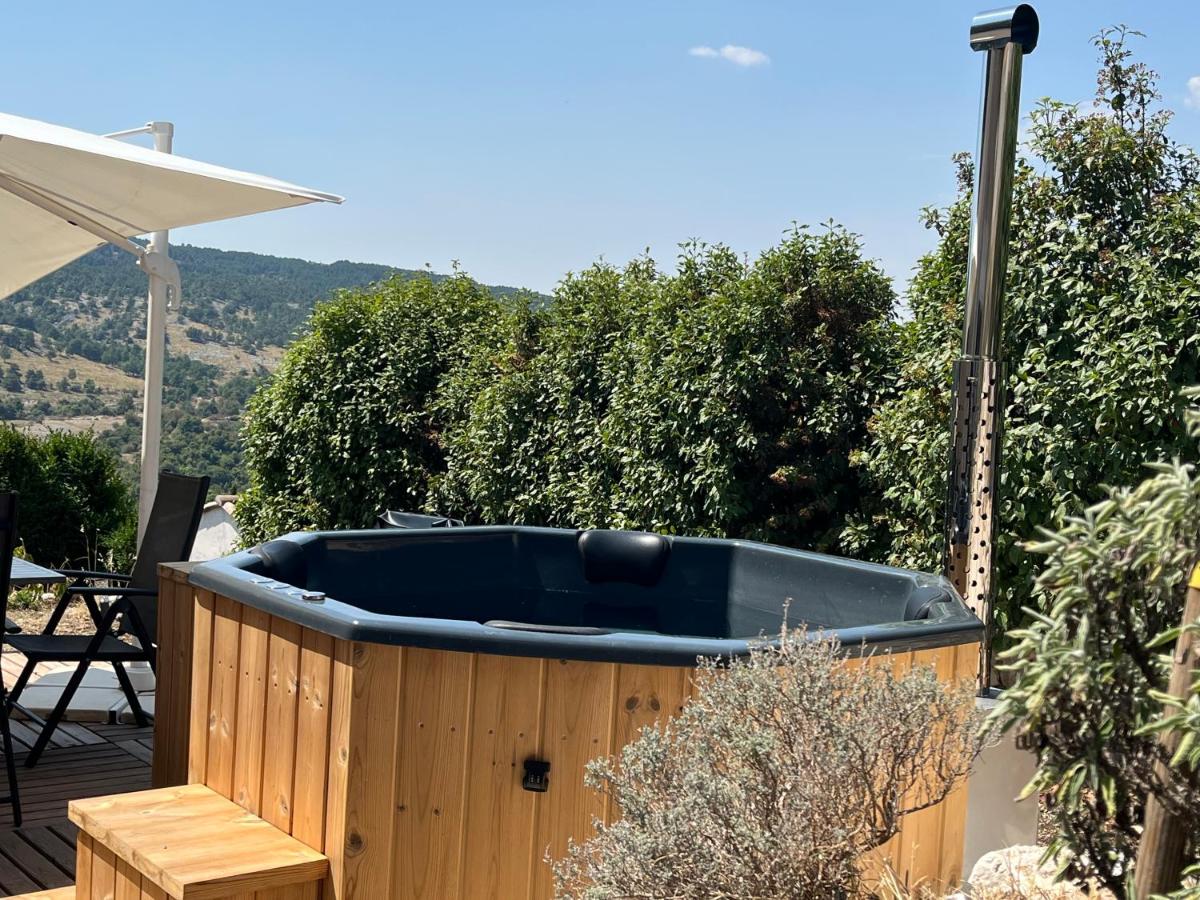 Maison vue exceptionnelle avec spa - B&B Coursegoules