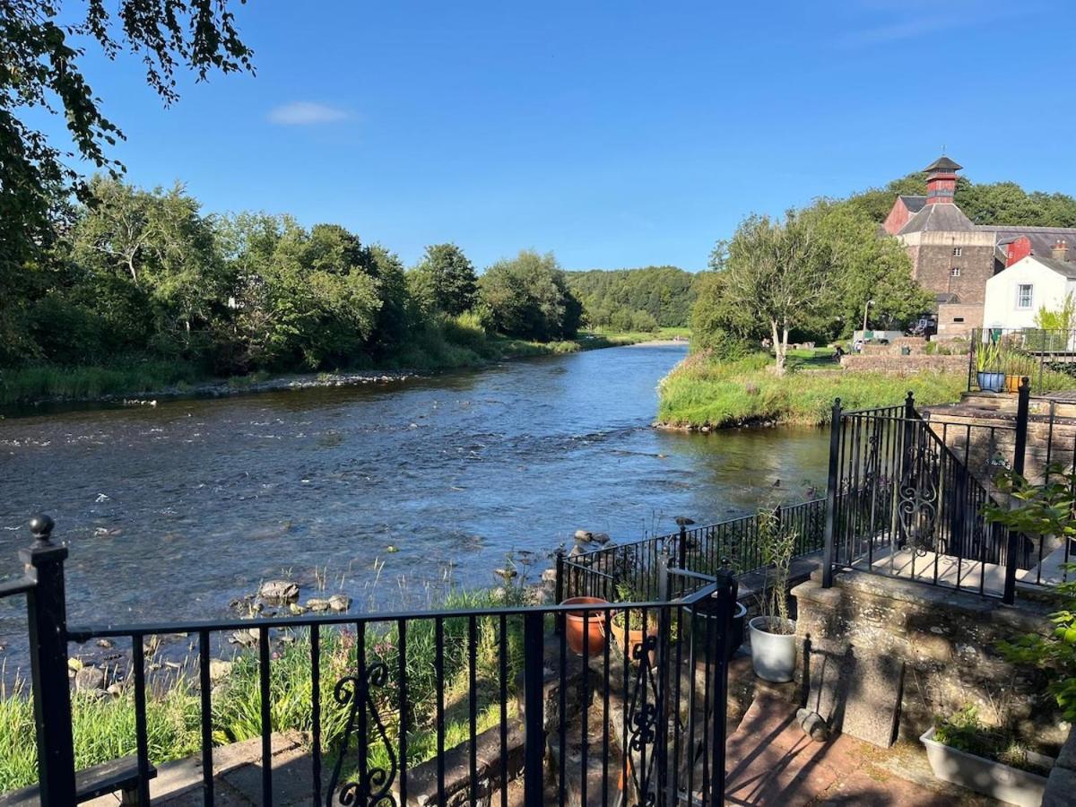 Perfect location home on the river - B&B Cockermouth