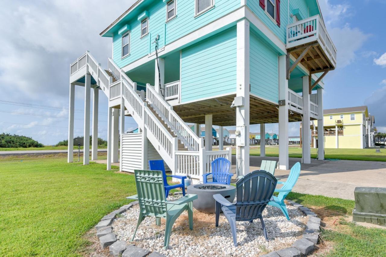 Walk to Beach Home with Hot Tub and Deck in Gilchrist - B&B