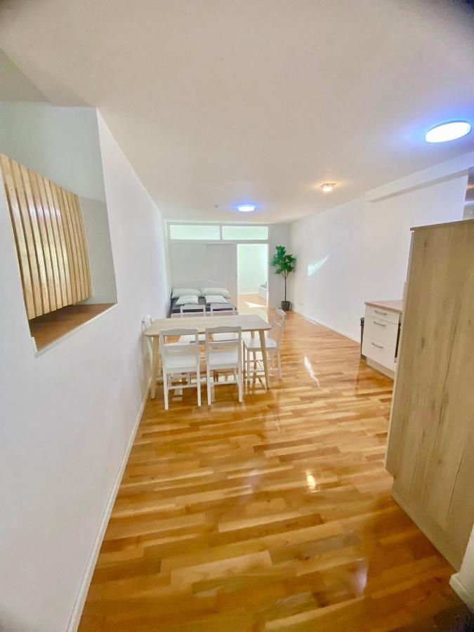 80m2 Apartment with Terrace & Free Parking - Ferienwohnung Wien