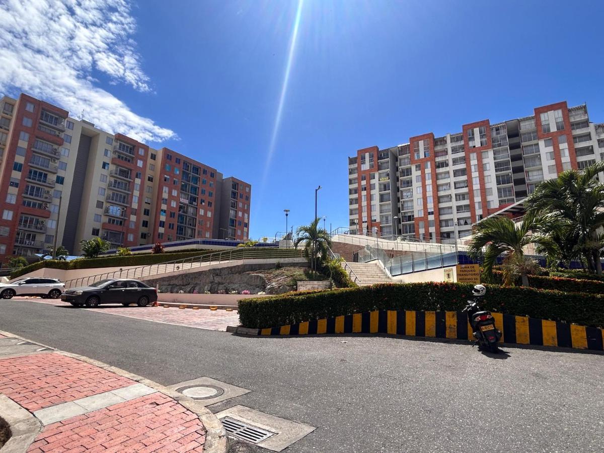 Espectacular Apartamento vía el Peñón - B&B Girardot City