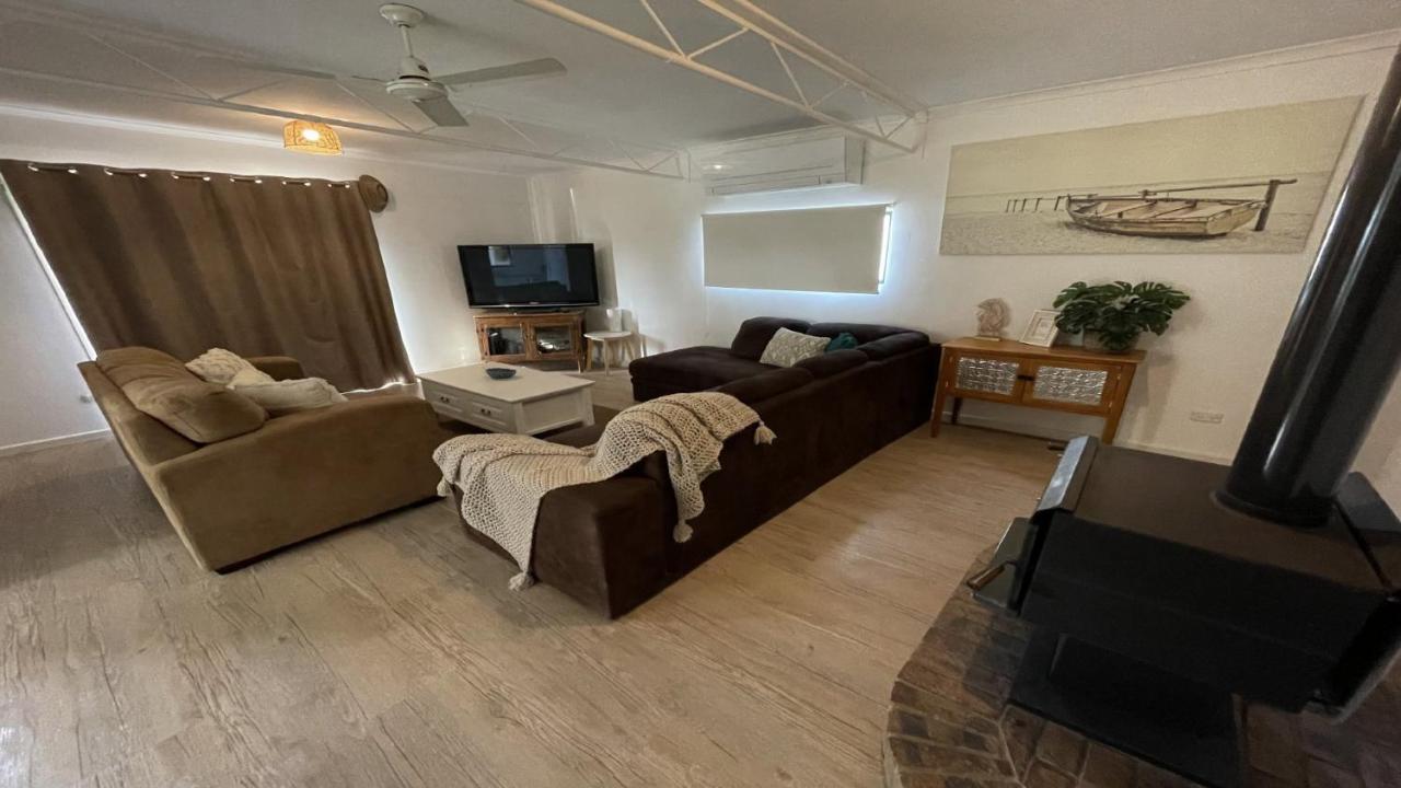 Little Douglas Holiday Shack - A Rare Opportunity To Rent A Property In This Idyllic Coastal Community - B&B Mount Dutton Bay