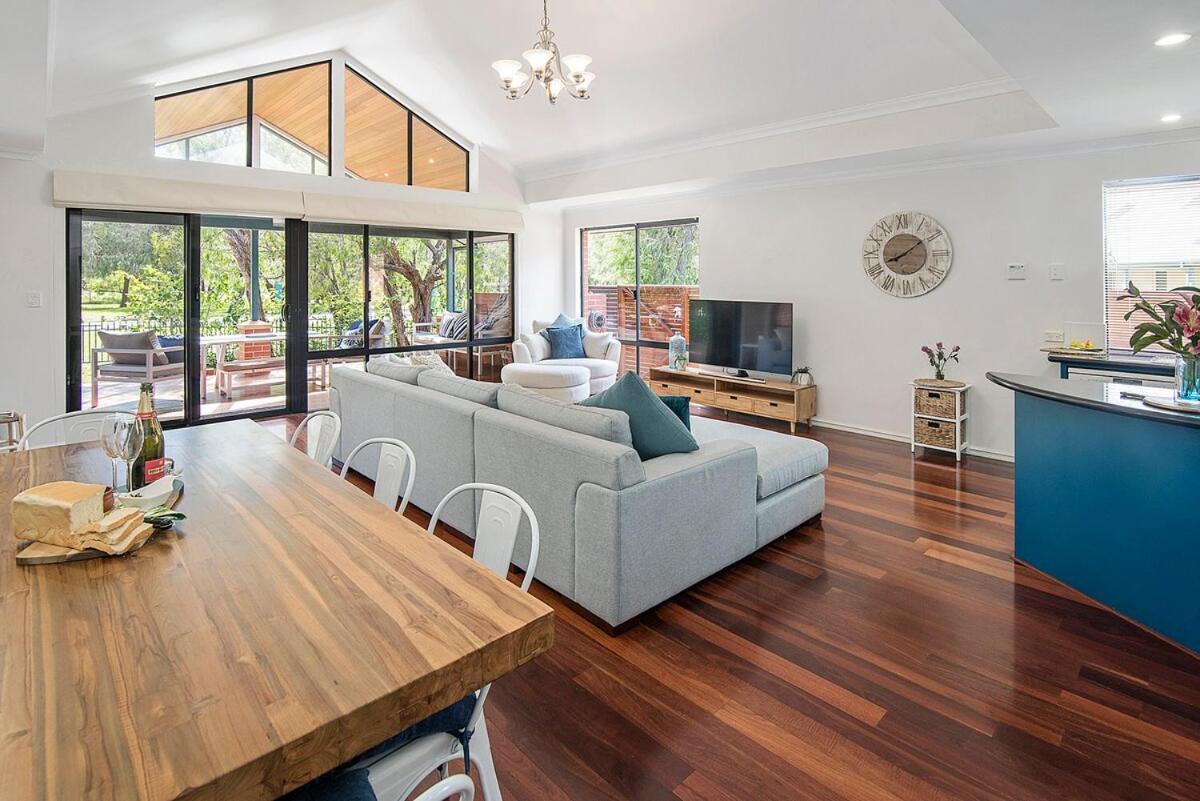 Away By The Bay- beach front- Ducted Heating cooling - Chambres d’hôtes Dunsborough