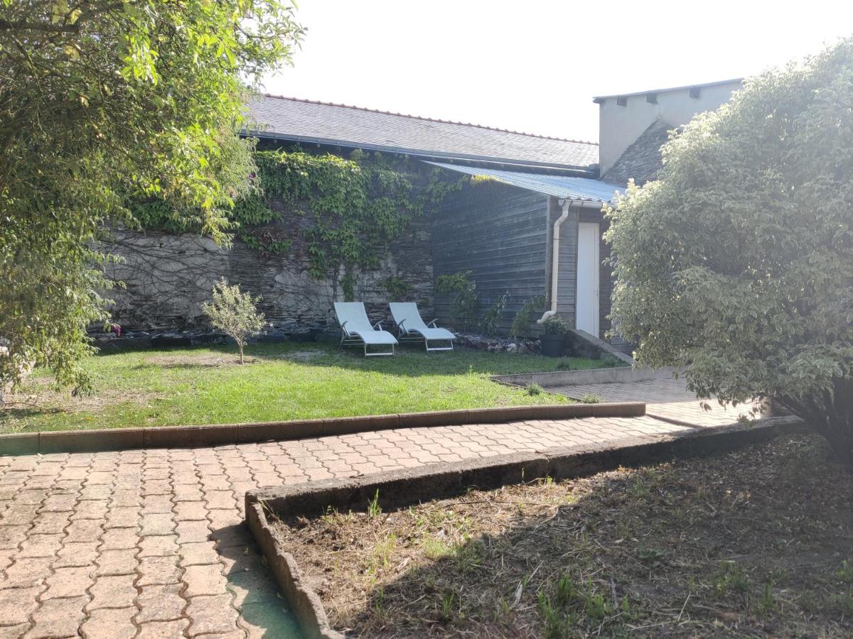 Lumineux T2, 4 pers, jardin privé, terrasse - B&B