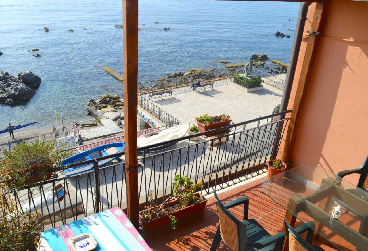 Teocle Beach rooms - B&B Giardini-Naxos