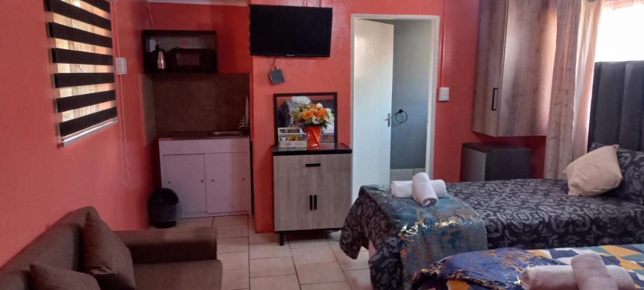 Dreibettzimmer mit eigenem Bad