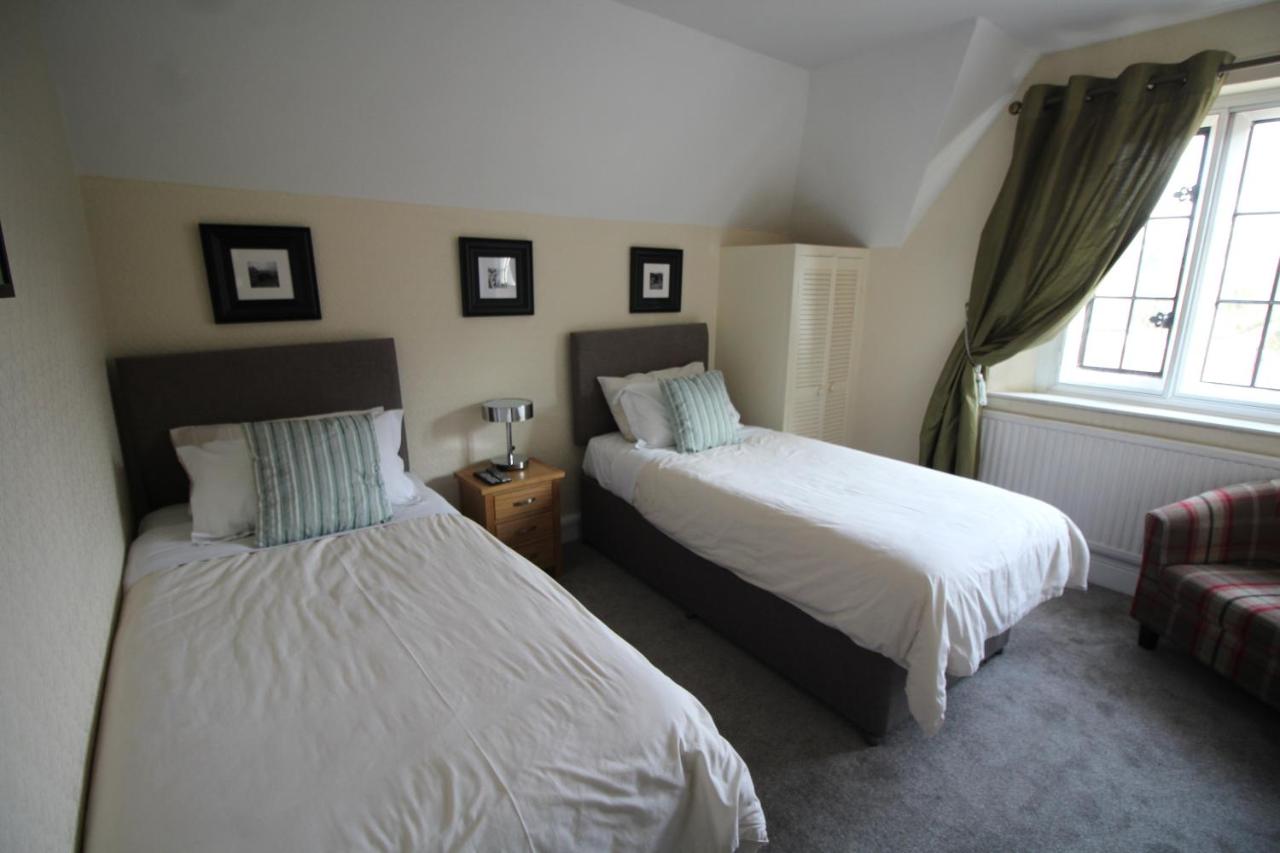Twin Room with Shower