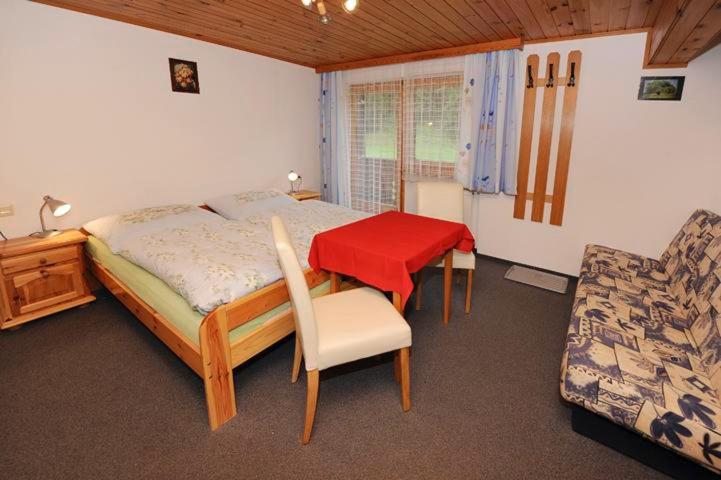 Apartment mit 1 Schlafzimmer und Dusche