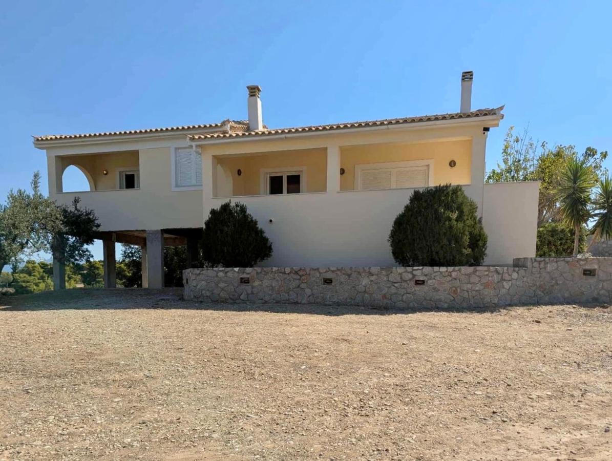 The Lookout by Goutos Luxury Living - Bed and Breakfast Rozaíika