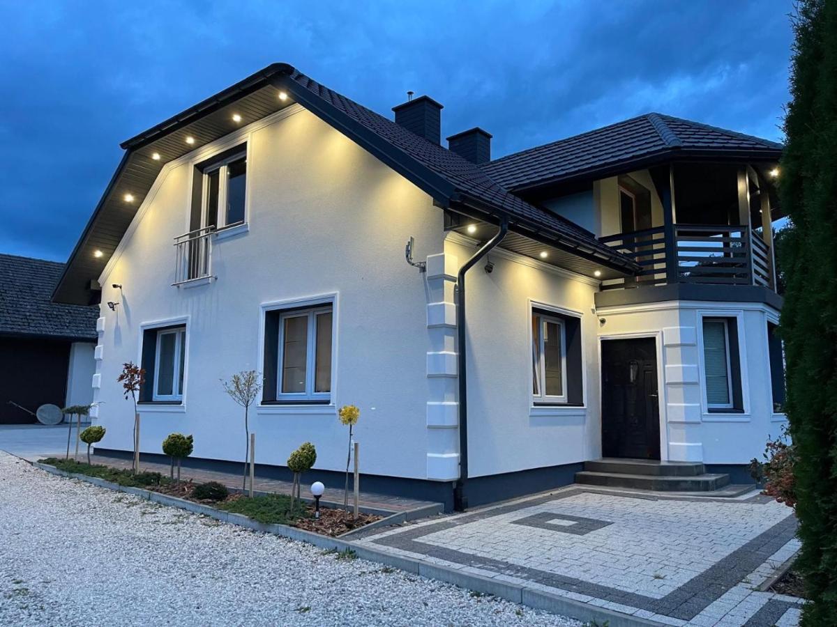 Willa Apartament Prestige z sauną i siłownią na wyłączność - Ferienwohnung Żołynia