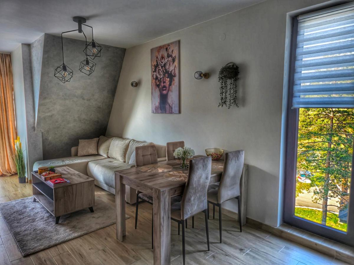 S S Apartman - B&B