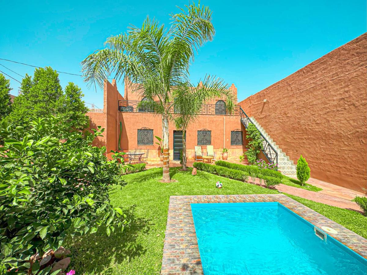 Évasion Douce avec jardin, terrasse et piscine privée - B&B Al Aggada