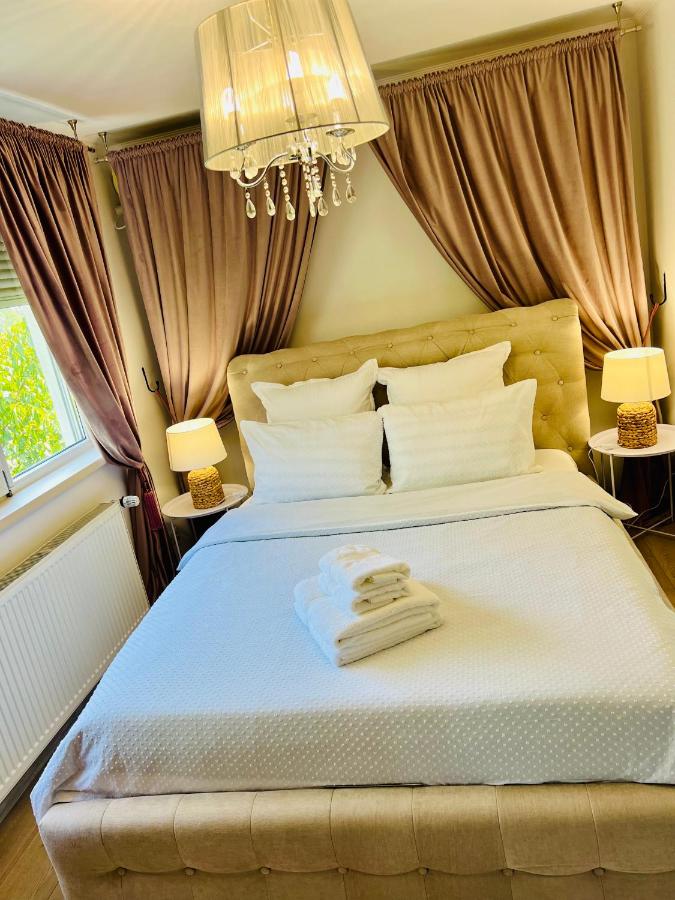 Resita Sunshine Apartament - B&B