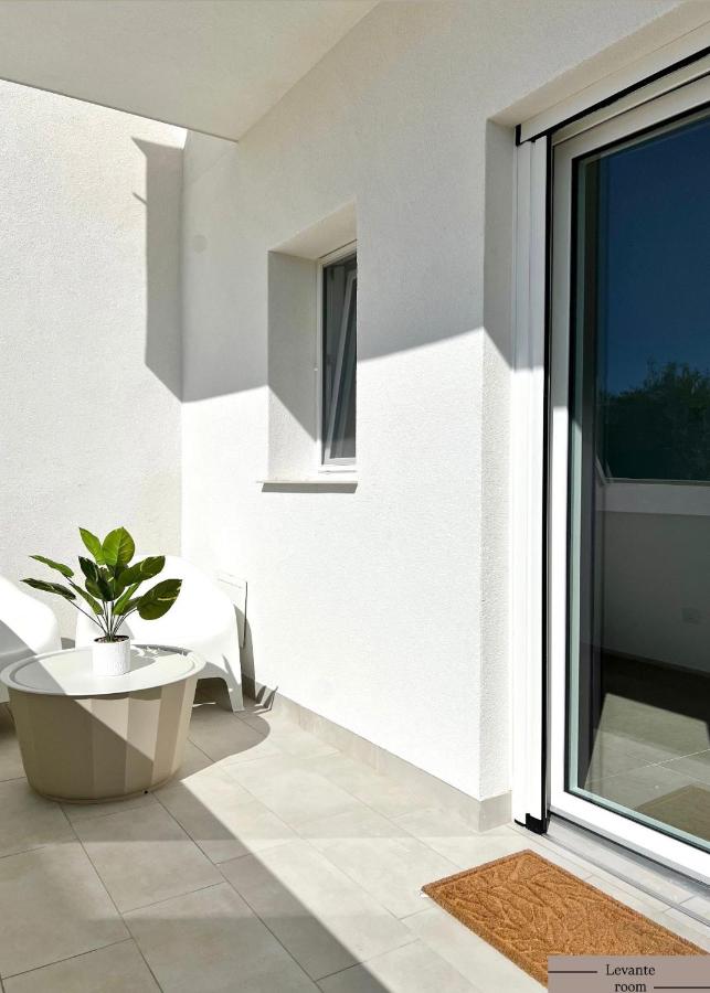 Camera Tripla con Vista Giardino