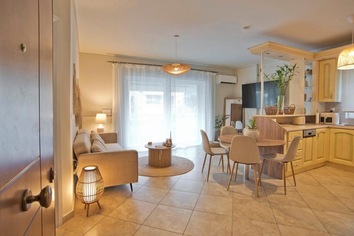 Modern Beach Retreat 2BR in Coastal Palaio Faliro - B&B Atenas