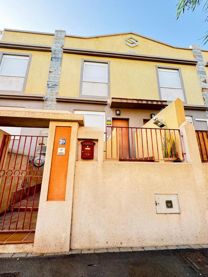 San Isidro Airport Terrace Duplex - Bed and Breakfast San Isidro